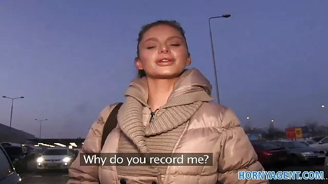 աղջկական Հոլդինգ Սիրողական սեւահեր